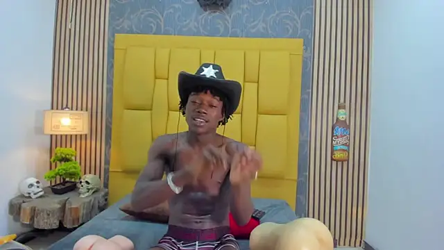 Snapshot of chimi88 chatting on 11/25/25, 11:32 chimi88 online show from 11/25/25, 11:32