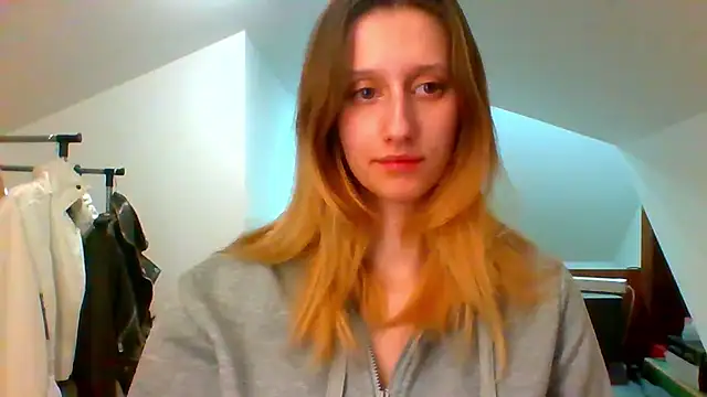 LUNA delight online show from 03/17/25, 05:49