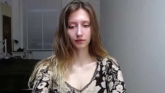 LUNA delight online show from 10/22/25, 05:30