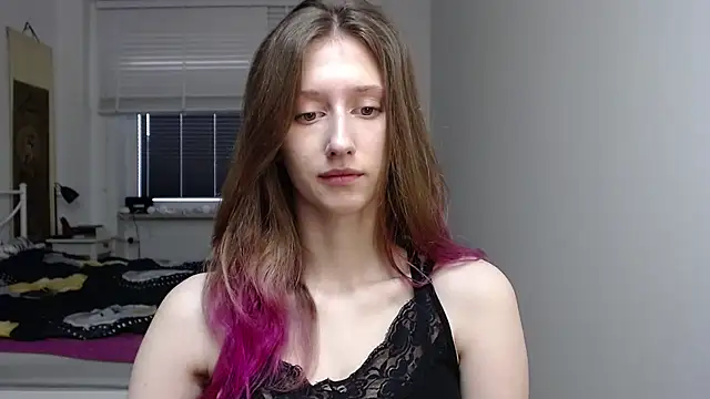 LUNA delight online show from 11/12/25, 06:36