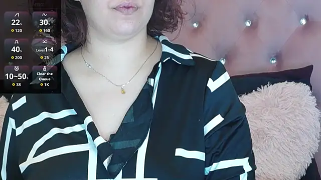 Snapshot of SophiaStarr chatting on 10/02/25, 06:48 SophiaStarr online show from 10/02/25, 06:48