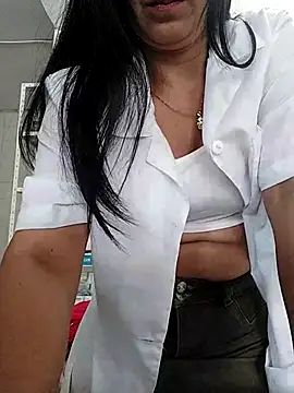 Snapshot of Megan_jennerr chatting on 03/07/25, 02:12 Megan jennerr online show from 03/07/25, 02:12