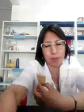 Snapshot of Megan_jennerr chatting on 03/14/25, 02:41 Megan jennerr online show from 03/14/25, 02:41