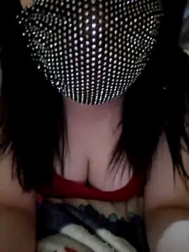 Snapshot of Laurencraft chatting on 12/21/25, 10:39 Laurencraft online show from 12/21/25, 10:39