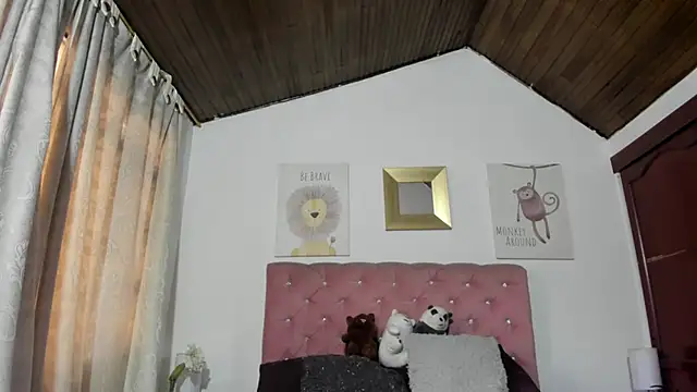 CelessteRedds online show from 12/05/25, 11:30