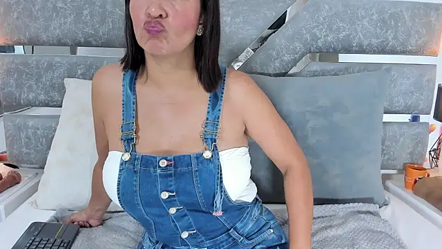 Slut Milf  online show from 04/06/26, 03:35