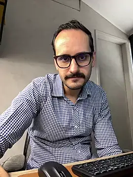 Snapshot of Superdad chatting on 12/06/24, 01:55 Superdad online show from 12/06/24, 01:55