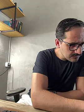 Snapshot of Superdad chatting on 03/13/26, 06:25 Superdad online show from 03/13/26, 06:25