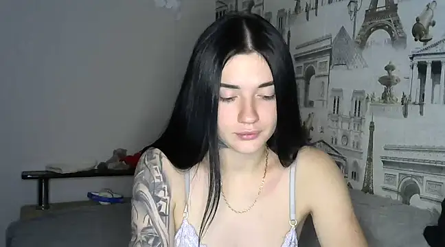 Snapshot of Liana_diva chatting on 12/10/24, 02:05 Liana diva online show from 12/10/24, 02:05