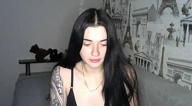 Snapshot of Liana_diva chatting on 01/04/25, 10:24 Liana diva online show from 01/04/25, 10:24