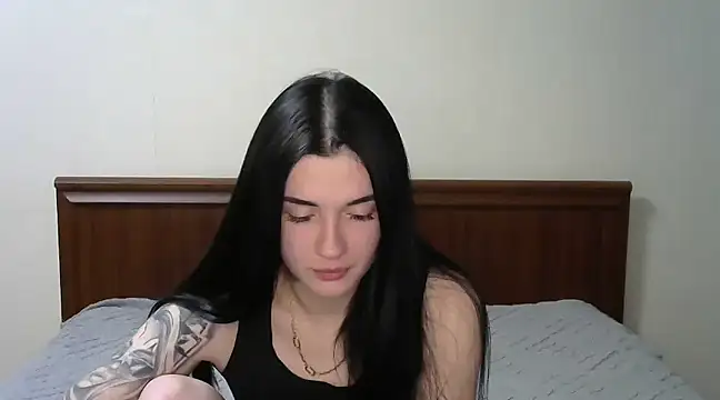 Snapshot of Liana_diva chatting on 02/19/25, 07:27 Liana diva online show from 02/19/25, 07:27