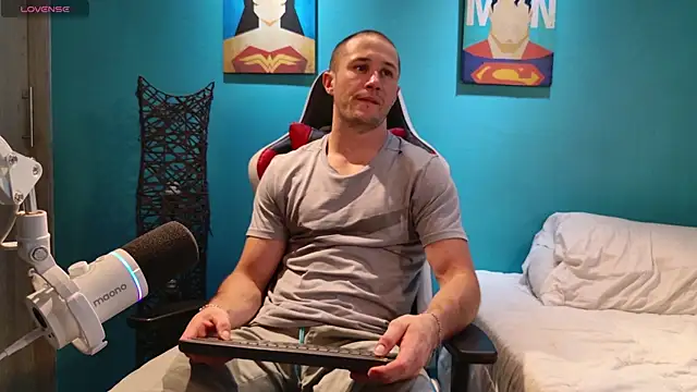 Snapshot of AxelFairchaild chatting on 01/19/25, 03:53 AxelFairchaild online show from 01/19/25, 03:53