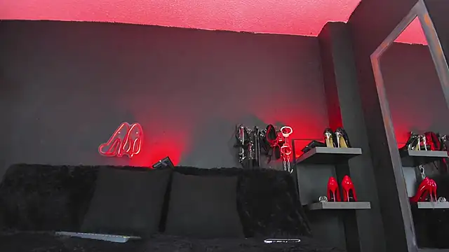 DelaneyStone online show from 12/14/25, 04:01