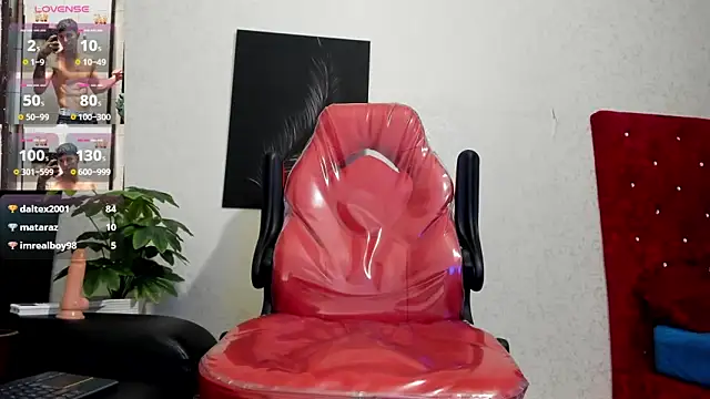 Snapshot of Cristopher23_ chatting on 02/04/25, 10:55 Cristopher23 online show from 02/04/25, 10:55