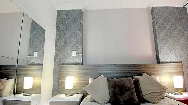 Mistyca online show from 10/15/25, 10:26