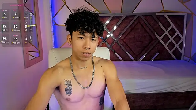 Snapshot of AkazaBoy_ chatting on 02/05/25, 04:27 AkazaBoy online show from 02/05/25, 04:27