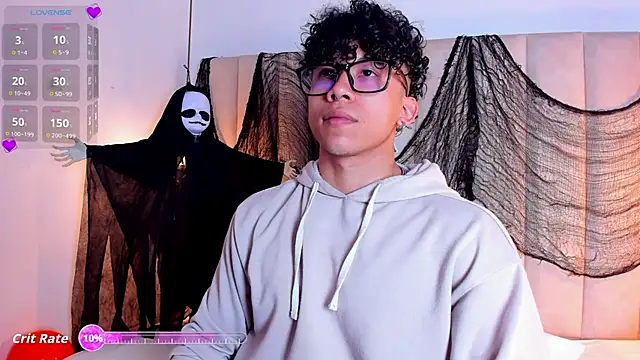 Snapshot of AkazaBoy_ chatting on 10/31/25, 05:41 AkazaBoy online show from 10/31/25, 05:41