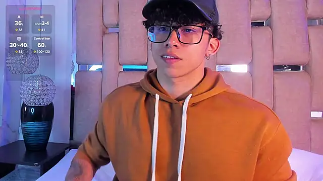 Snapshot of AkazaBoy_ chatting on 11/22/25, 04:44 AkazaBoy online show from 11/22/25, 04:44