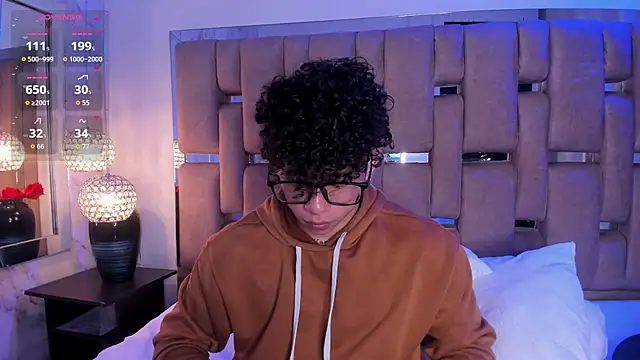 Snapshot of AkazaBoy_ chatting on 11/23/25, 04:45 AkazaBoy online show from 11/23/25, 04:45