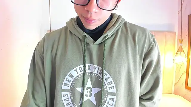 Snapshot of AkazaBoy_ chatting on 11/28/25, 03:53 AkazaBoy online show from 11/28/25, 03:53