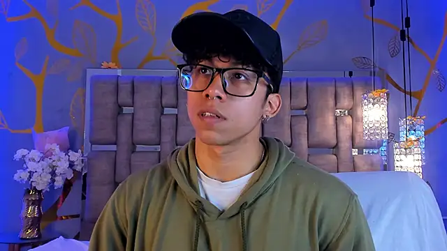 Snapshot of AkazaBoy_ chatting on 12/02/25, 04:18 AkazaBoy online show from 12/02/25, 04:18