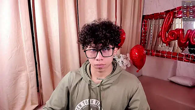 AkazaBoy  online show from 02/18/26, 05:03