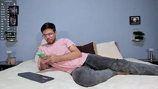 ETHAN ADAM online show from 01/03/25, 11:23