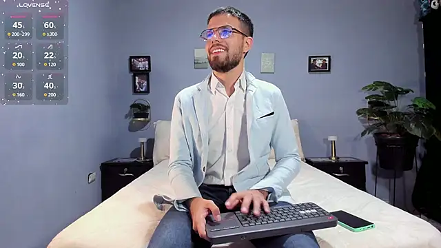 ETHAN ADAM online show from 02/10/25, 10:40