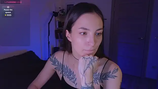 Snapshot of Space_X_Roxy_ chatting on 12/01/24, 07:58 Space X Roxy online show from 12/01/24, 07:58