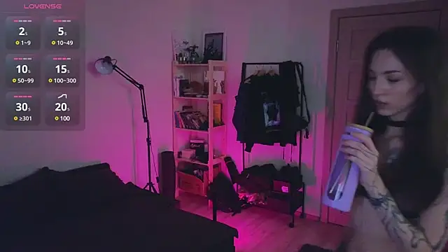 Snapshot of Space_X_Roxy_ chatting on 12/26/24, 06:22 Space X Roxy online show from 12/26/24, 06:22