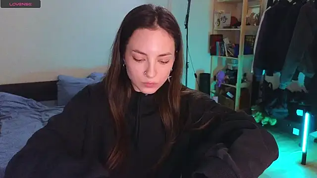 Snapshot of Space_X_Roxy_ chatting on 03/03/25, 05:18 Space X Roxy online show from 03/03/25, 05:18