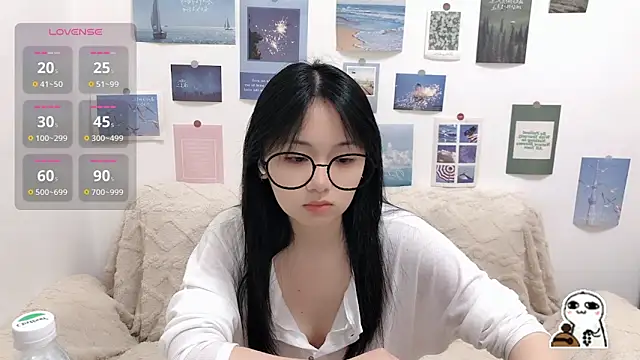 Snapshot of LiLiYbaby chatting on 10/09/25, 06:33 LiLiYbaby online show from 10/09/25, 06:33
