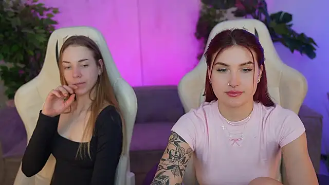 Magnetic Mia  online show from 03/21/25, 05:54