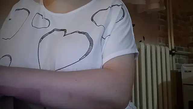 AalinnaK online show from 12/01/25, 06:35