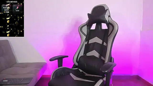 Aaron Hunter  online show from 11/21/25, 07:18