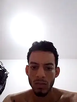 alvaroenriqe23 online show from 10/17/25, 06:43