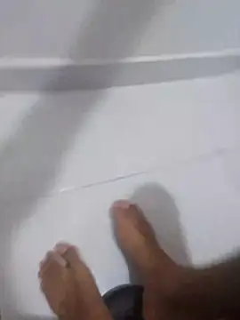 alvaroenriqe23 online show from 10/25/25, 07:19