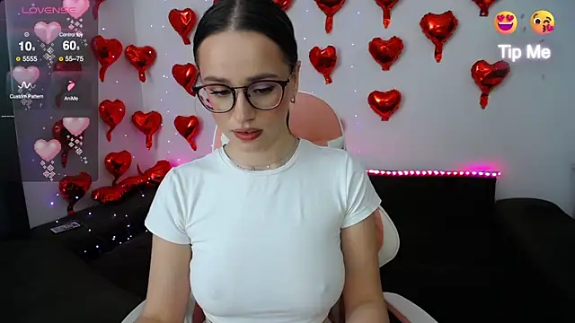 Emillias online show from 03/18/25, 12:03