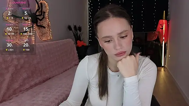 Emillias online show from 10/22/25, 07:19