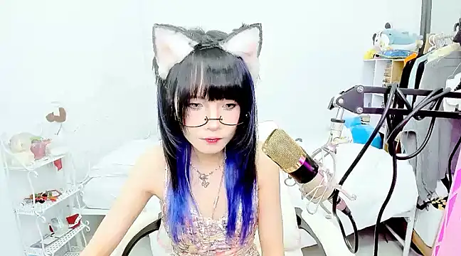 Snapshot of RassieRaph chatting on 12/03/24, 07:11 RassieRaph online show from 12/03/24, 07:11