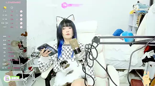 Snapshot of RassieRaph chatting on 12/17/24, 07:15 RassieRaph online show from 12/17/24, 07:15