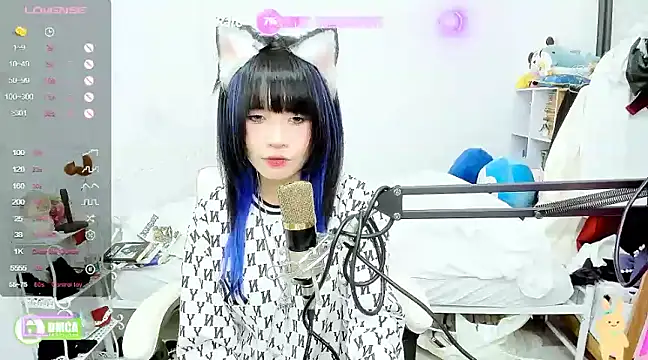 Snapshot of RassieRaph chatting on 12/17/24, 10:22 RassieRaph online show from 12/17/24, 10:22