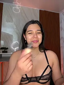 floriamANDjazmin online show from 04/30/26, 07:09
