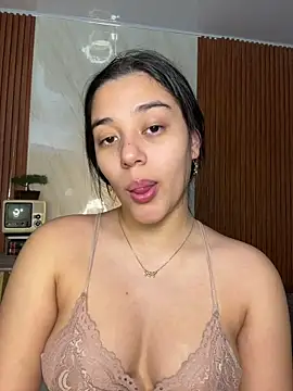 Snapshot of floriamANDjazmin chatting on 07/18/26, 03:00 floriamANDjazmin online show from 07/18/26, 03:00