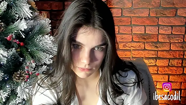 Snapshot of adriana_allien chatting on 01/06/25, 02:37 adriana allien online show from 01/06/25, 02:37