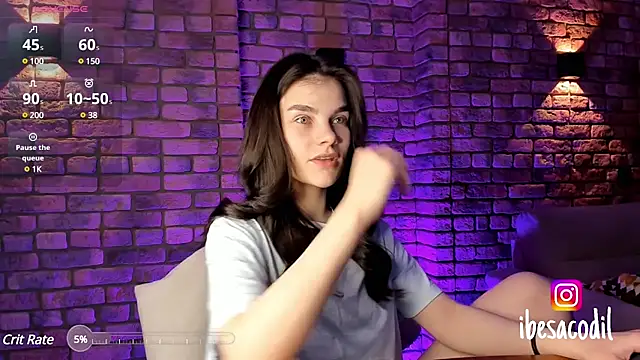 Snapshot of adriana_allien chatting on 01/21/25, 10:30 adriana allien online show from 01/21/25, 10:30