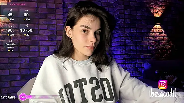 Snapshot of adriana_allien chatting on 02/14/25, 09:32 adriana allien online show from 02/14/25, 09:32