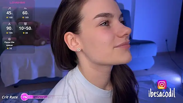 Snapshot of adriana_allien chatting on 09/18/25, 07:27 adriana allien online show from 09/18/25, 07:27