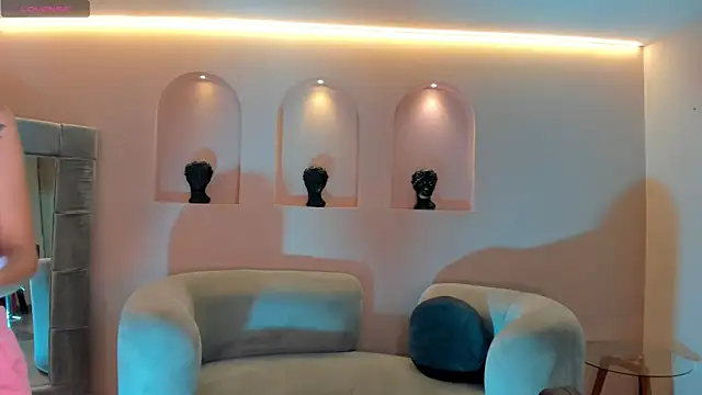 TaraLawrence online show from 10/17/25, 03:31