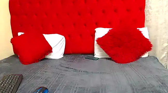 Snapshot of BeautyAuroa chatting on 02/06/25, 01:49 BeautyAuroa online show from 02/06/25, 01:49